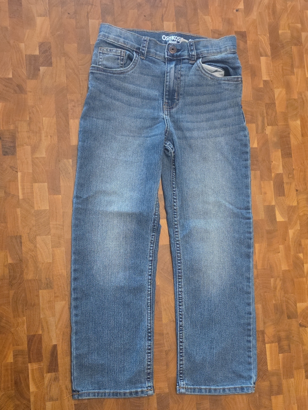 5/ $25 OshKosh B'gosh Medium Blue Relaxed KidsJeans